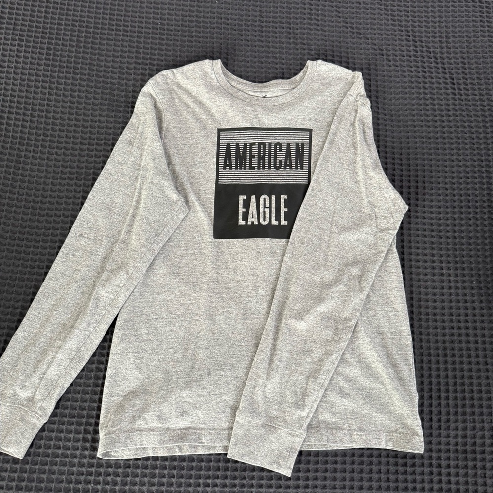 American Eagle Outfitters Gray Long Sleeve Tee